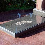 Плита на&nbsp;надгробии